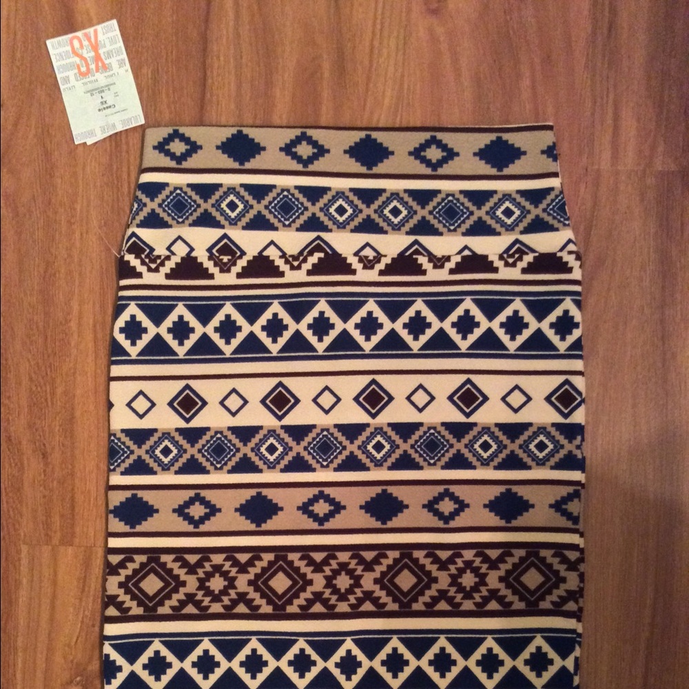 Neutral tone Aztec skirt